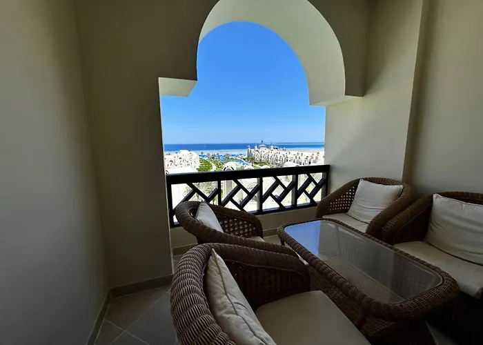 للأجانب فقط Peaks-gravity Sea View Pool View Just For Foreigners Apartment